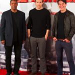 Ryan reynolds and denzel washington2012 01 31 09 49 52step out for safe house