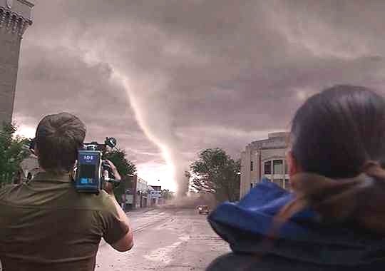 into-the-storm-tornado