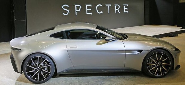 Subastan el Aston Martin de la última cinta de James Bond por 3,15 millones