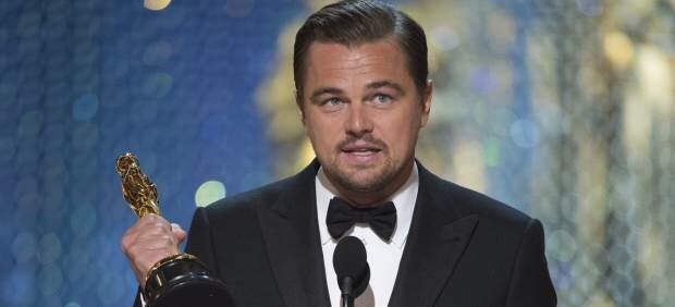 Leonardo DiCaprio olvida su Oscar en un restaurante