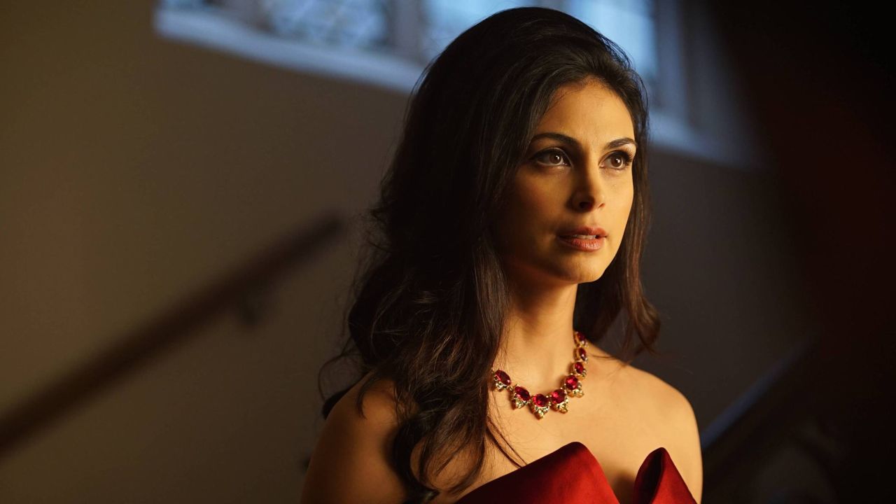 GOTHAM: Morena Baccarin in the ÒMad City: Red QueenÓ episode of GOTHAM airing ÒMad City: Blood RushÓ episode of GOTHAM airing Monday, Nov. 7 (8:00-9:01 PM ET/PT) on FOX. Cr: Nicole Rivelli/FOX.