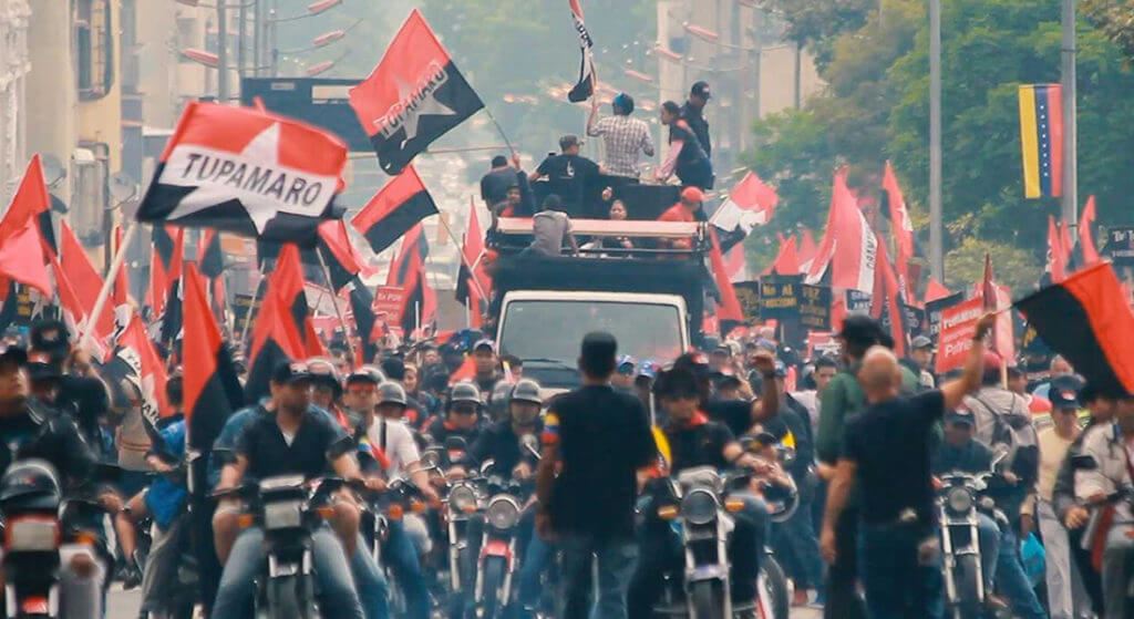 Tupamaro-Guerrillas-Urbanas-foto desfile documental