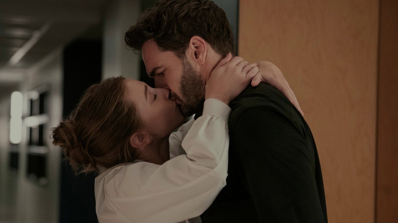 La química falsa de La hipótesis del amor llega a Prime Video - interior