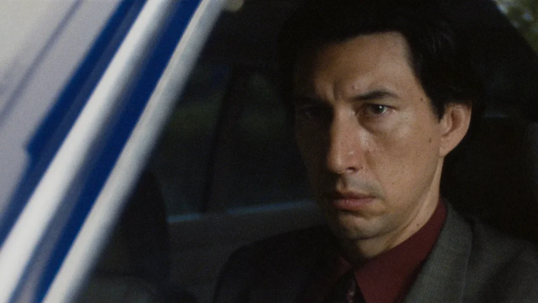 El nuevo póster de Paper Tiger establece la fecha de lanzamiento del tráiler para la película de Adam Driver con gran expectación para los Oscar - portada