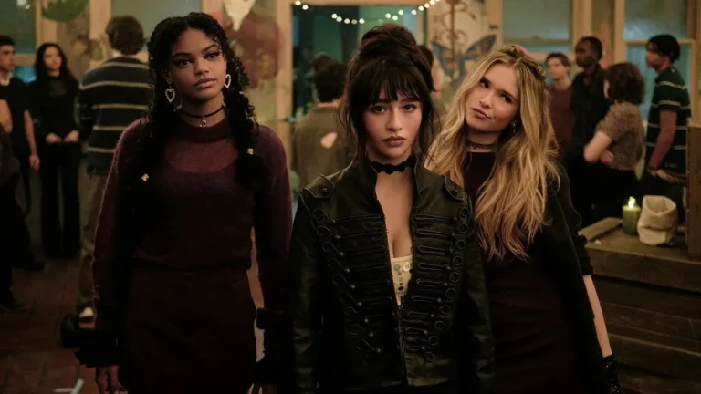 La serie de brujas sobrenaturales de Devon Sawa, 'Coven Academy', lanza un nuevo tráiler portada