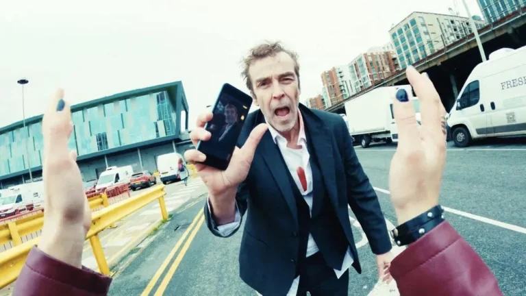 Tráiler de 'Bad Day at the Office', acción en primera persona con John Hannah portada