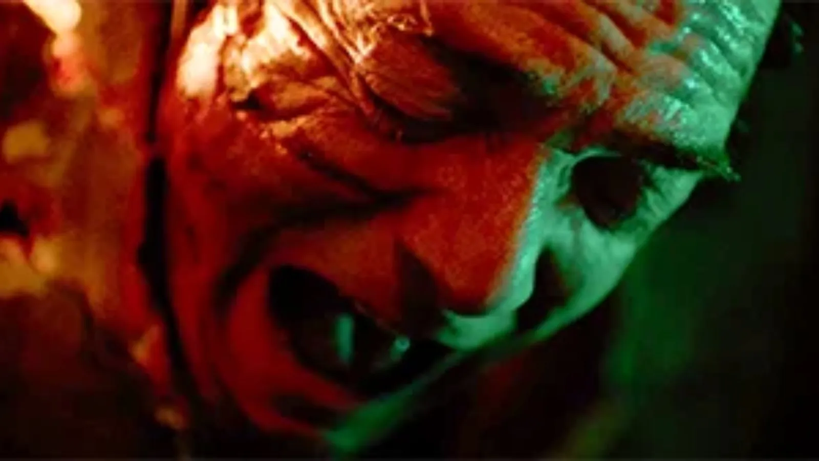 Llega el tráiler de Flush, una comedia de terror con un protagonista atascado en el váter - interior